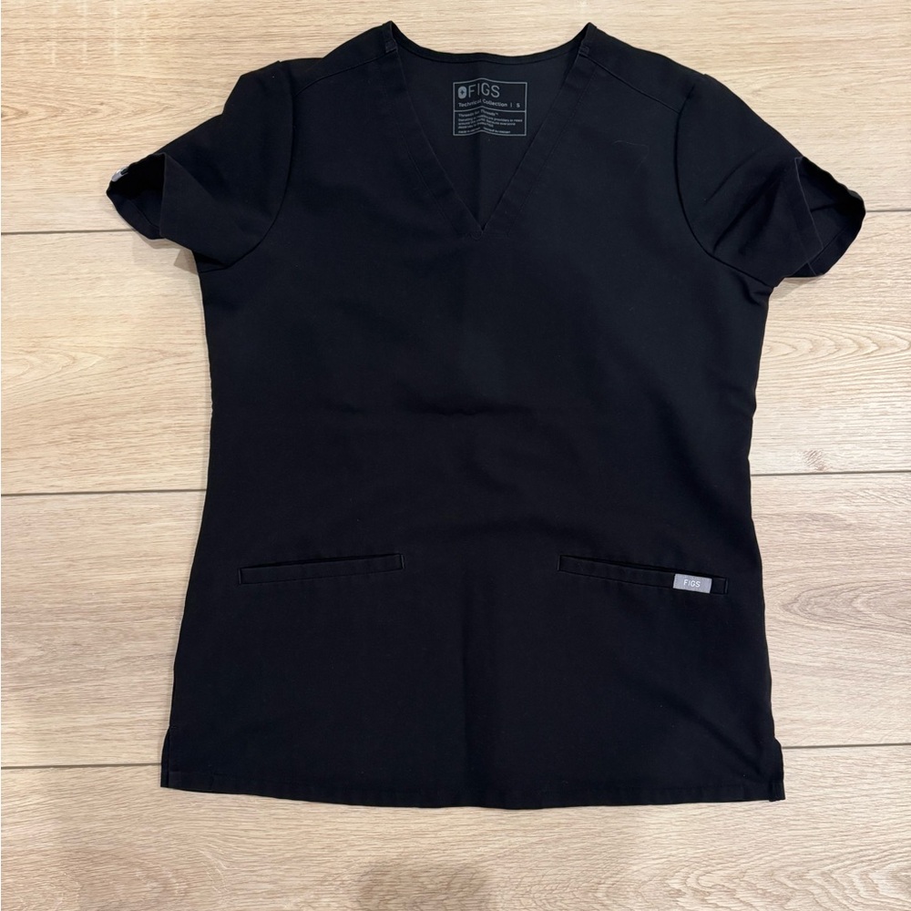 Figs scrub top